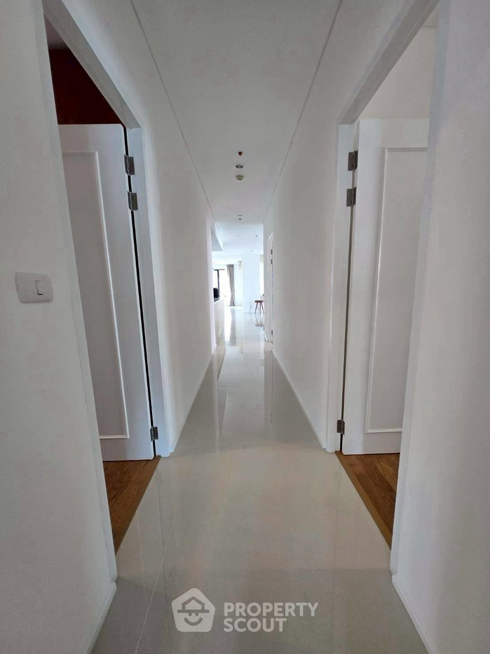 picture 4-BR Condo at Villa Asoke near MRT Phetchaburi (ID 3022092) - 8/10