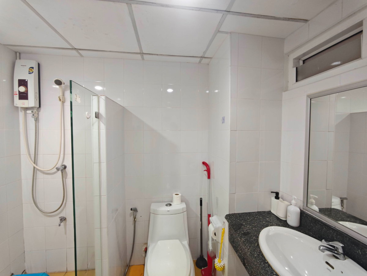 รูป ✈️ Live Big in Phuket Town – Cat-Friendly 2BR Corner Unit! 🐾 - รูปที่ 16/18