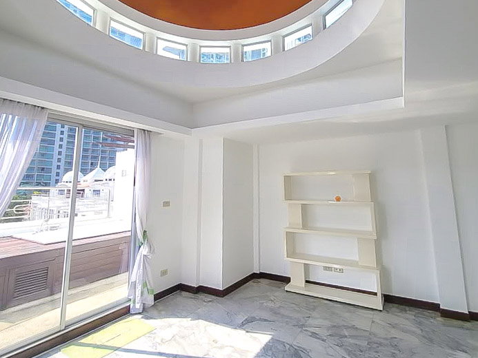 รูป 3 Storey Townhouse for Sale Wongamat North Pattaya - รูปที่ 7/11