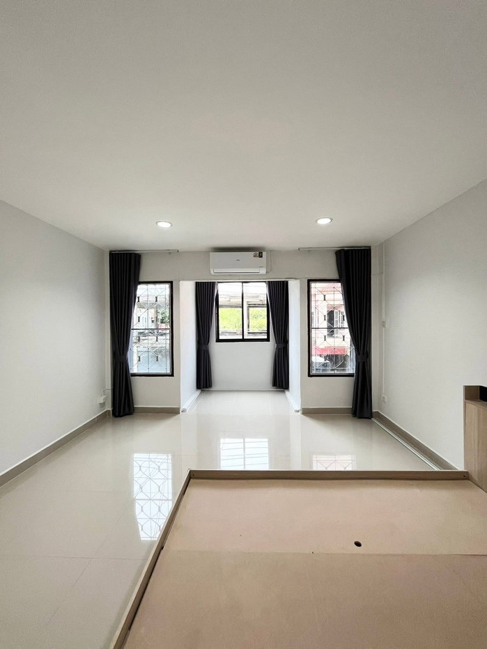 รูป 🏡 ปล่อยเช่าทาวน์โฮม 3 ชั้น รามอินทรา 34 แยก 10 4 ห้องนอน 3 ห้องน้ำ บ้านเดี่ยวอิสระ ไม่อยู่ในโครงการหมู่บ้าน เข้า-ออกสะดวก  - รูปที่ 15/20