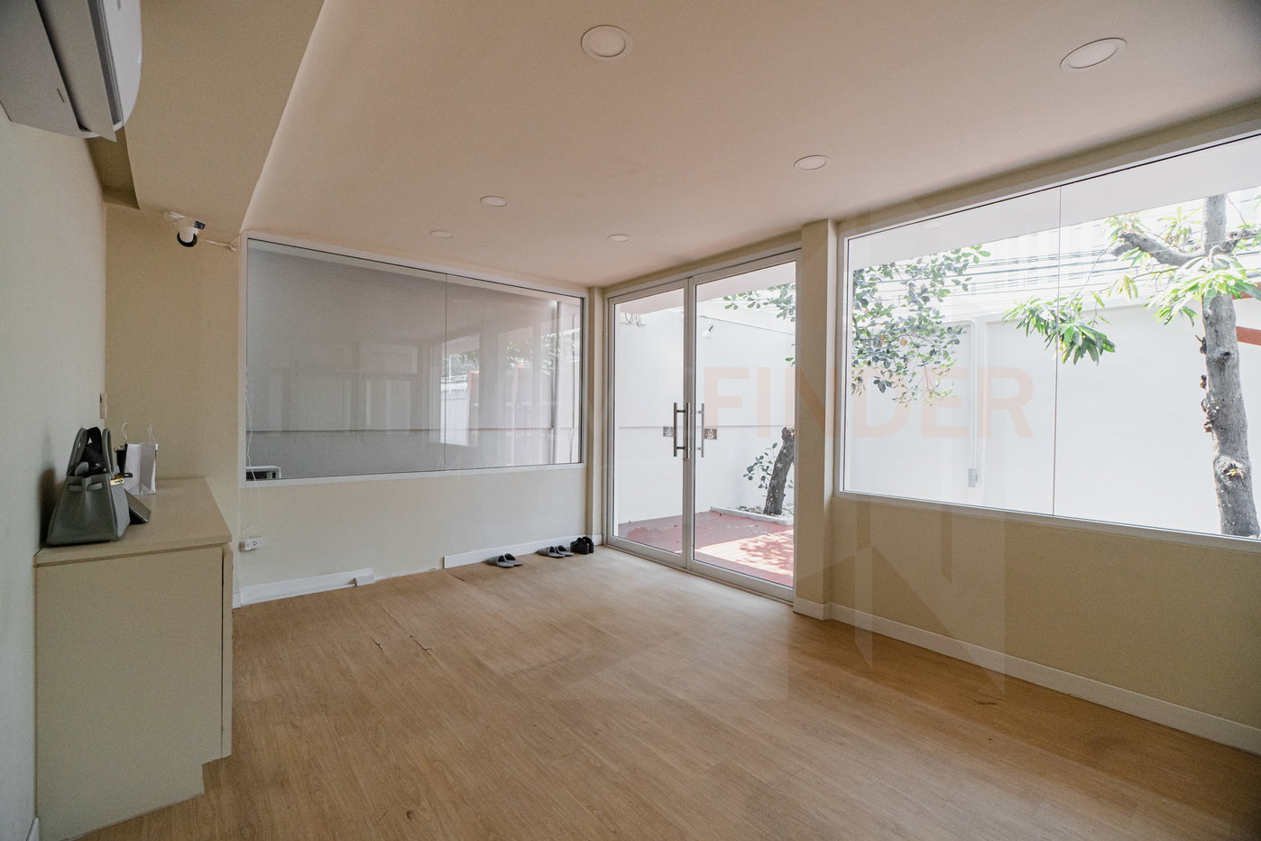 รูป House Sukhumvit 16 2 bedrooms, for rent - รูปที่ 34/44