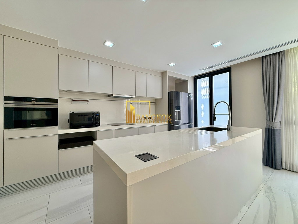 รูป Quarter 31 | Gorgeous 4 Bedoom Luxury House in Phrom Phong - BR28219SH - รูปที่ 14/63