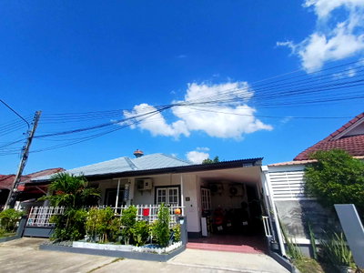 Houses for sale Rimping Supermarket : Newly renovated single-story house for sale. Large house in San Na Meng, #SanSai. Price only 1.9 million baht 