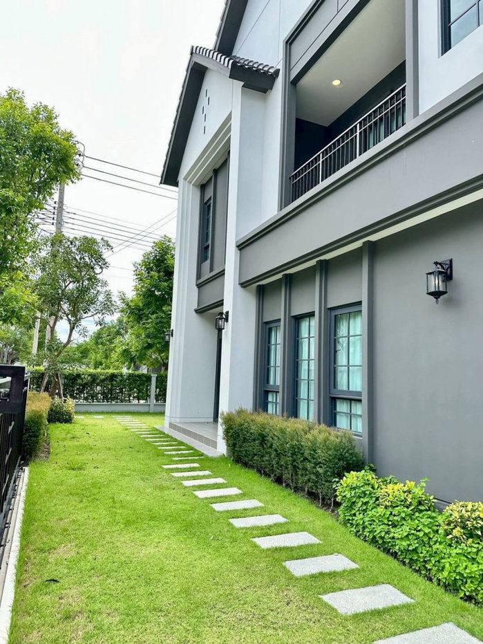 รูป ให้ เช่า บ้านเดี่ยว Centro Bangna (เซนโทร บางนา) ตกแต่งหรู เฟอร์ฯ และเครื่องใช้ไฟฟ้าครบ พร้อมอ่างอาบน้ำ ย้ายเข้าอยู่ได้ทันที! - รูปที่ 5/5