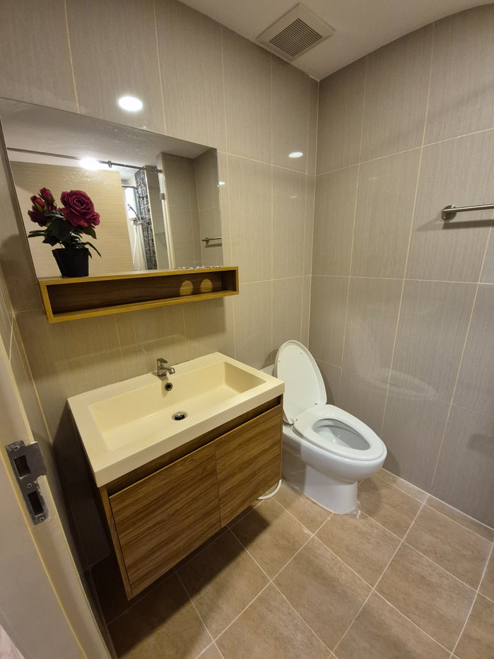 picture 9,500 baht/month 1/1 bed Lecrique sukhumvit64/2 BTS Punnawiti - 10/11