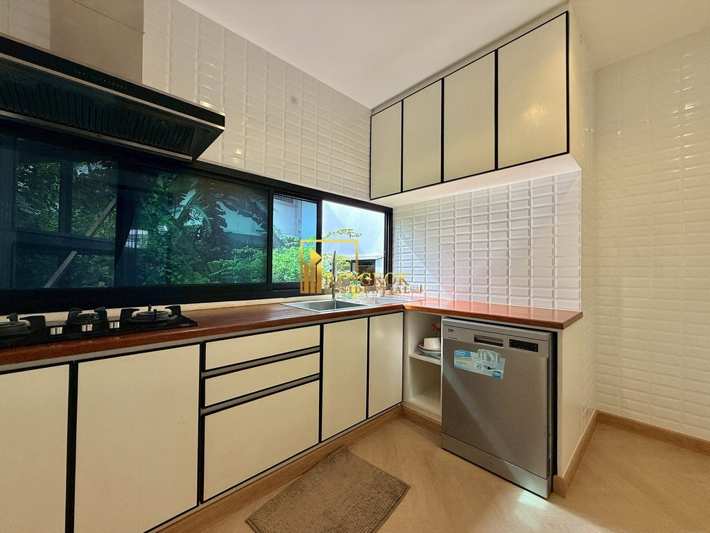 รูป Very Spacious 4 Bedroom Pool Villas Luxury House For Sale - BR28126SH - รูปที่ 12/62
