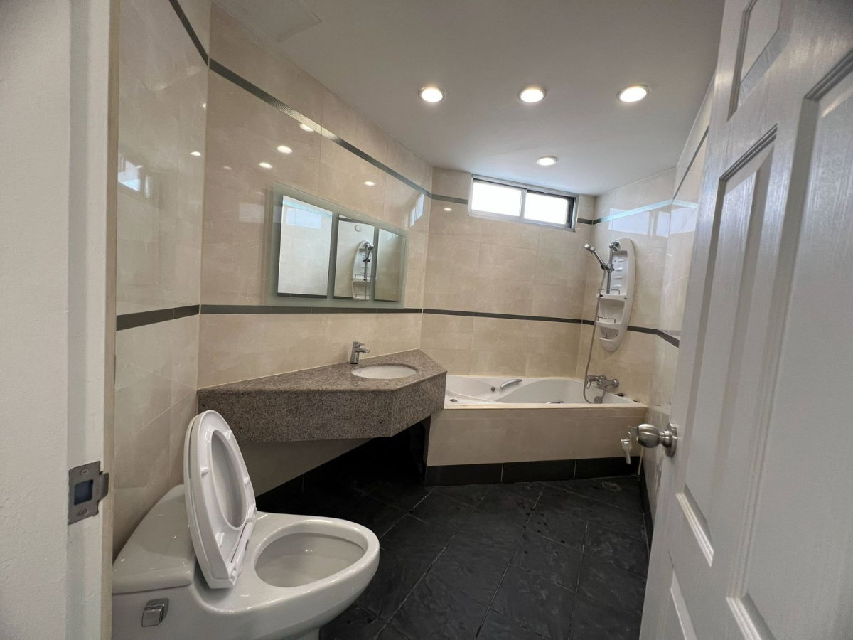 picture For rent: Witthayu Complex Condominium, 33rd floor. - 13/14