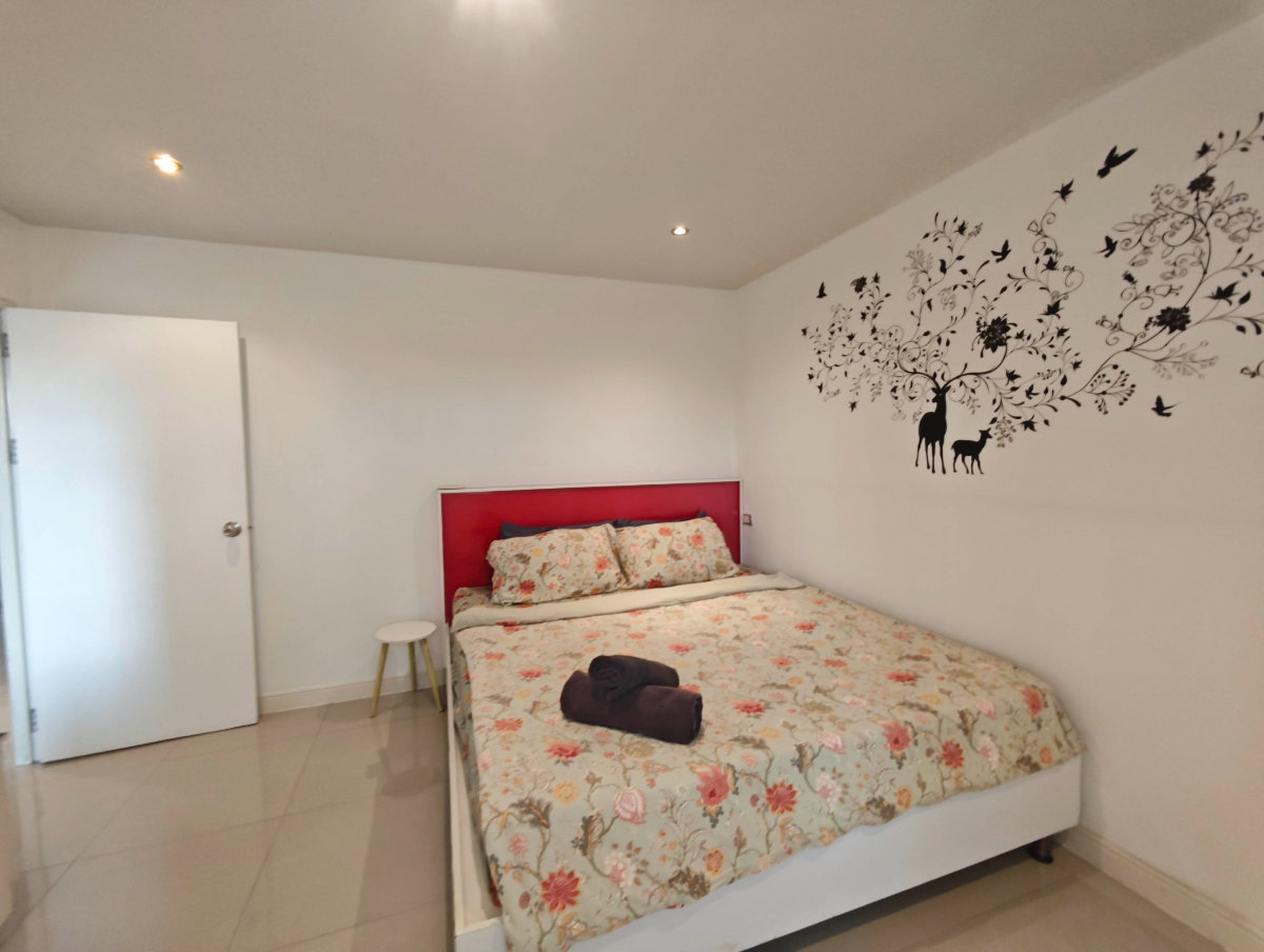 รูป ✈️ Live Big in Phuket Town – Cat-Friendly 2BR Corner Unit! 🐾 - รูปที่ 7/18