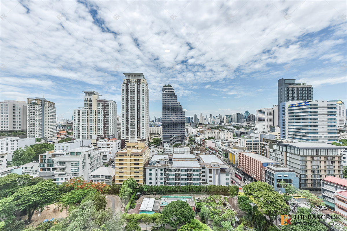 picture Book before anyone else The extro phayathai - rangnam near BTS Victory Monument - 4/10