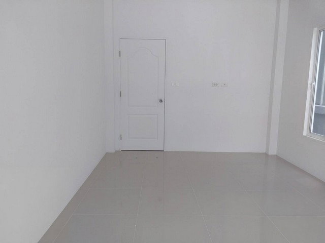 picture FOR SALE  HOUSE PROPERTY  2880000 BAHT. - 4/8