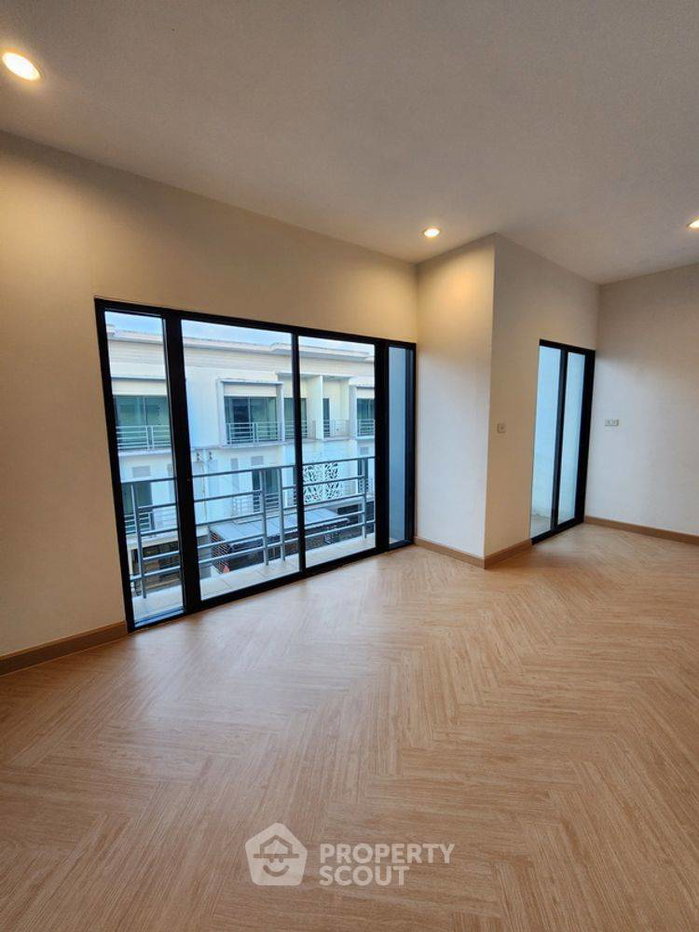 รูป ทาวน์เฮ้าส์ 3-ห้องนอน ใน คลองถนน (ID 3012116) - รูปที่ 15/20