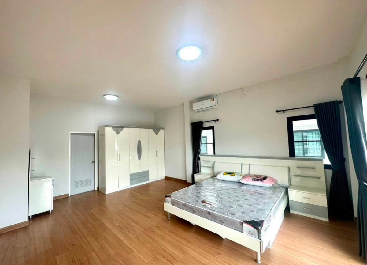 รูป R-131 ✨ บ้านเดี่ยวพร้อมอยู่ โครงการใจแก้วเอราวัณ 28  📍 ทำเลศักยภาพ ใกล้เชียงใหม่ 89 พลาซ่า 🍜 ของกินเพียบ เดินทางสะดวก เข้าเมืองง่าย - รูปที่ 6/9