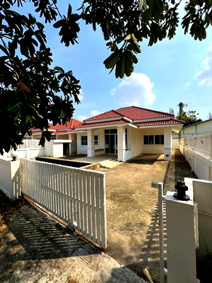 Houses for sale ม.ศิลปากรวิทยาเขตสารสนเทศเพชรบุรี : FOR SALE  HOUSE PROPERTY  1872000 BAHT.
