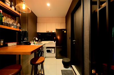 Condos for sale : Looking for an owner for this special unit Life One Wireless