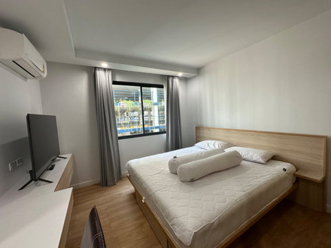 Vcondo Salaya (owner post) 🪴🧺 corner room + 50" Smart TV 📺  Ig: Vcondorental  (Happy to help w/ student VISA docs)