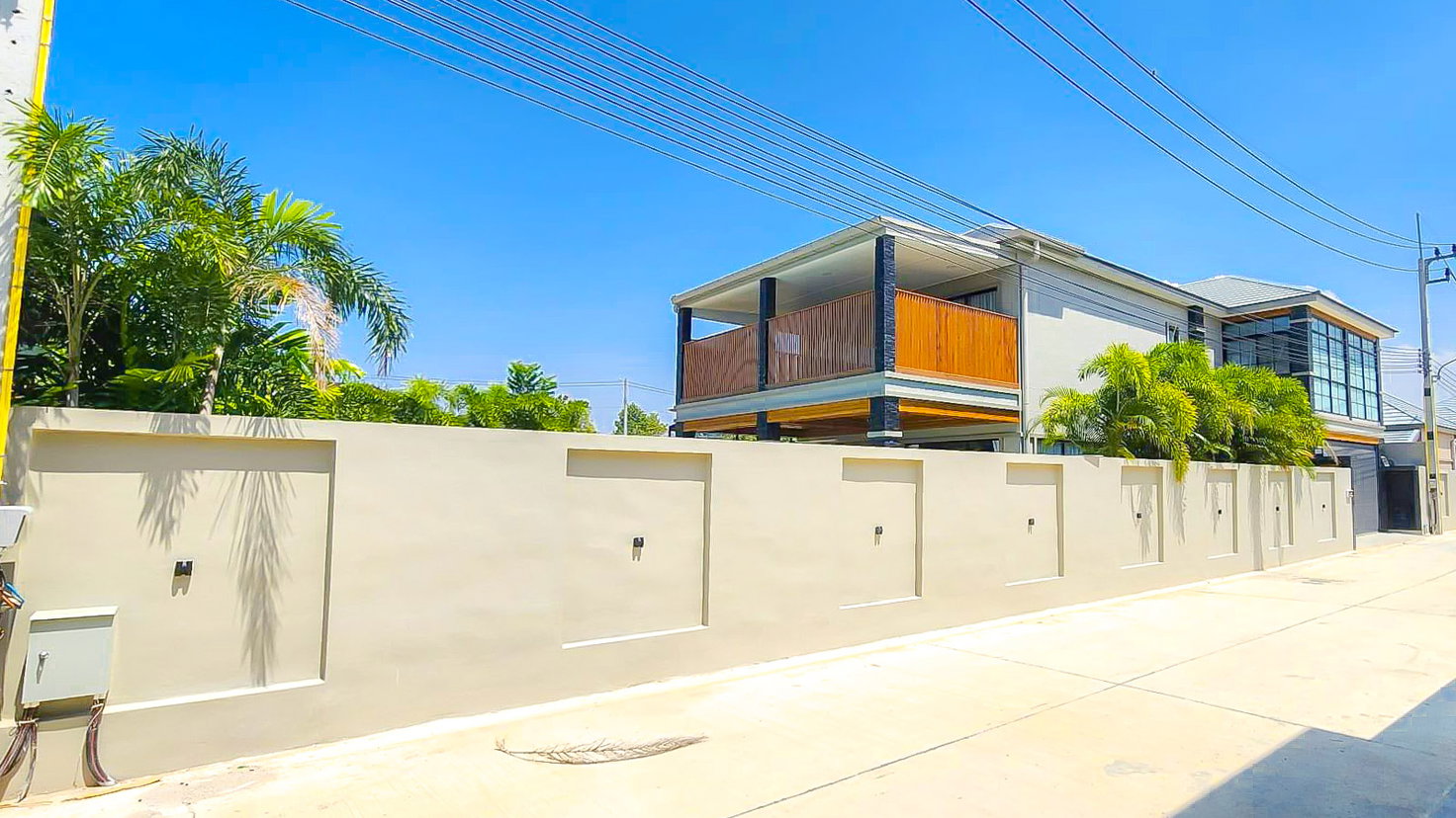รูป Luxury Pool Villa for Sale Mabprachan East Pattaya New 2Storey - รูปที่ 13/13