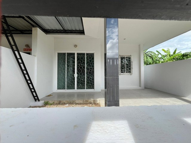 picture FOR SALE  HOUSE PROPERTY  1980000 BAHT. - 3/8