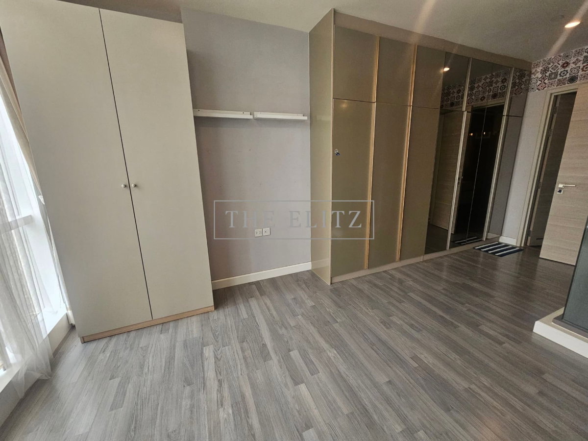 รูป ✨ The Ultimate Sathorn Living | Luxury Condo for Rent Near BTS Surasak & Silom ✨ - รูปที่ 4/12