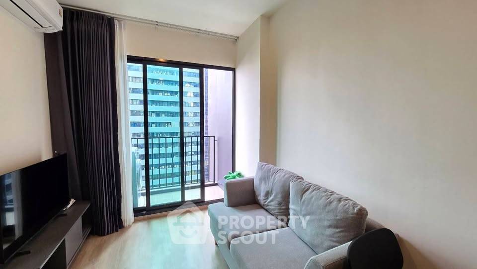 picture 1-BR Condo In Nue District R9, 200m To MRT Phra Ram 9 (ID 3011283) - 1/10