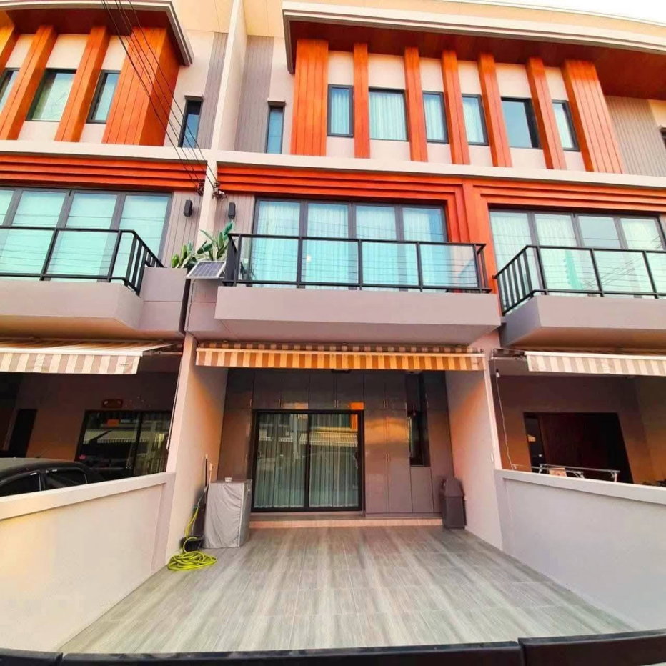 picture 3-story townhome for rent | iGENT Phatthanakan Soi 99, ready to move in (TH6906)  - 1/11