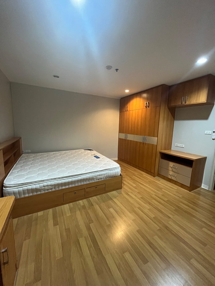picture 📍 Lumpini Place Phahol–Saphankhwai 🔥 SPACIOUS 2-BEDROOM UNIT | 65 SQ.M. | HIGH FLOOR | MOVE-IN READY 🔥 - 2/12