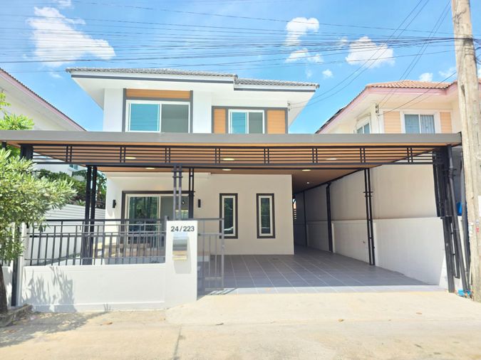 4-bed house for sale, 200 sqm, 49.5 sq wah, Nong Chok