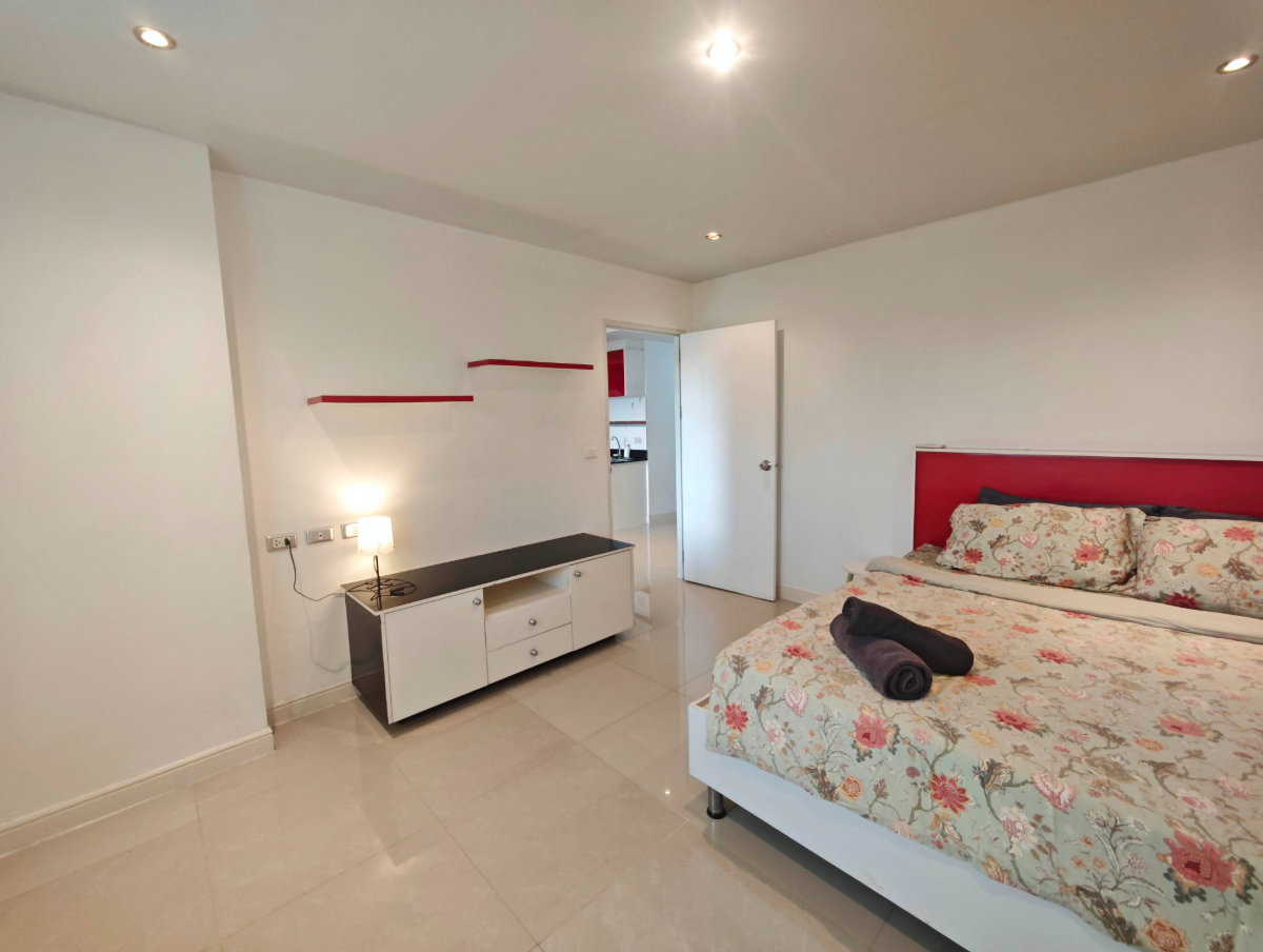 รูป ✈️ Live Big in Phuket Town – Cat-Friendly 2BR Corner Unit! 🐾 - รูปที่ 8/18