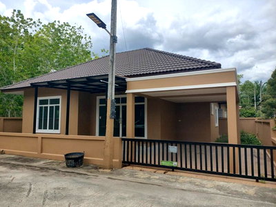 Houses for sale Wiang Sa Surat Thani : FOR SALE  HOUSE PROPERTY  2200000 BAHT.