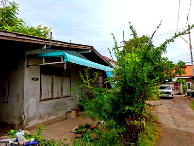 Houses for sale Royal Park Rajapruek : FOR SALE  HOUSE PROPERTY  6849000 BAHT.