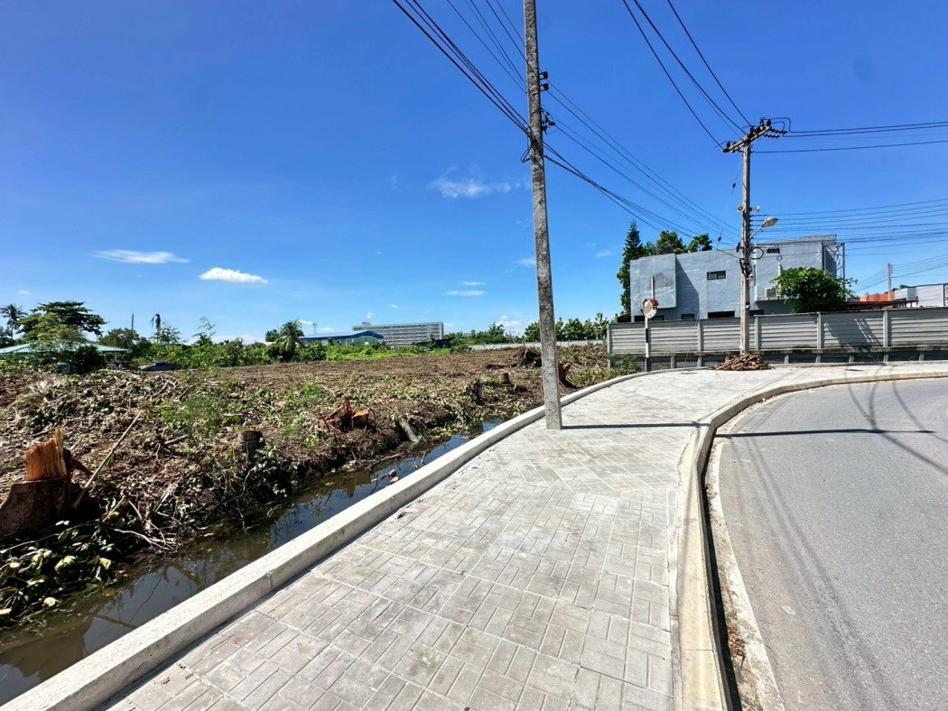 picture Land for sale, 4 rai, zoned red, Khlong Mai Subdistrict, Sam Phran District, Nakhon Pathom Province. - 6/8