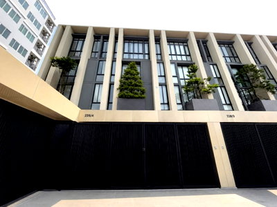 ทาวน์โฮมให้เช่า : HR3539ให้เช่า Luxury Townhome AIRES รัชดา-ลาดพร้าว | 3.5 ชั้น 280 ตร.ม. ทำเลทองใกล้ MRT รัชดาภิเษก 750 ม. อยู่อาศัย หรือ Home Office