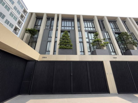 HR3539ให้เช่า Luxury Townhome AIRES รัชดา-ลาดพร้าว | 3.5 ชั้น 280 ตร.ม. ทำเลทองใกล้ MRT รัชดาภิเษก 750 ม. อยู่อาศัย หรือ Home Office
