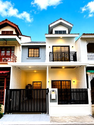Townhouses for sale Bueng Kum : R251 🏡✨ 2-story townhome at Eua Pracha Village, Nuanchan 56. Only 2.99 million baht.
