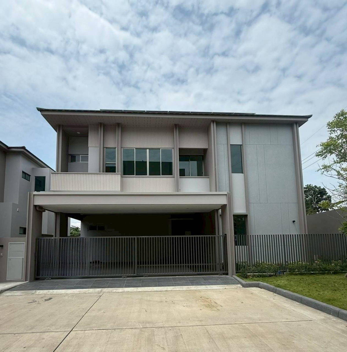 Brand-New Modern Two-Storey Pool Villa for Sale in Sansai, Chiang Mai