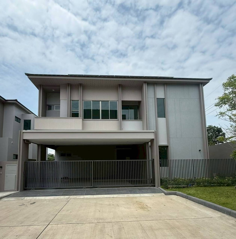 รูป  Pool Villa สไตล์โมเดิร์น 2 ชั้น ในโครงการคุณภาพ อำเภอสันทราย เชียงใหม่  #CSS101901  - รูปที่ 1/15
