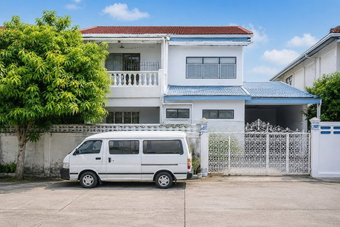 แยกทับช้าง ให้เช่า 4นอน วงแหวน บ้านเดี่ยว 2 ชั้น 2น้ำ สะพานสูง รามคำแหง สนามกีฬาหมู่บ้านนักกีฬา 800 ม.45ตร.ว. 180ตร.ม. 4แอร์ 4 จอดรถ 2 คัน