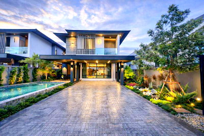 บ้านเดี่ยว ถนนรอบเมืองเชียงใหม่ : Pool Villa สุดหรูพร้อมสระว่ายน้ำส่วนตัว บ้านใหม่มือหนึ่ง #สันผักหวาน #หางดง ราคาเพียง 8.99 ล้านบาท  #CHD101827