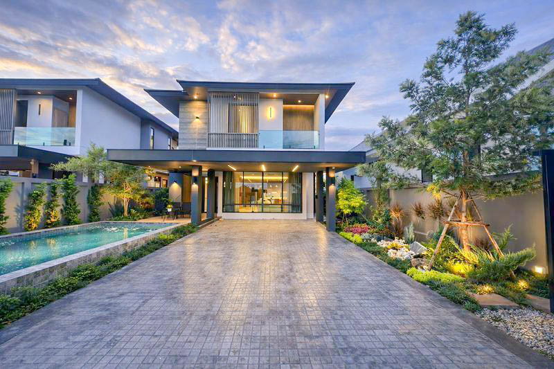 รูป Pool Villa สุดหรูพร้อมสระว่ายน้ำส่วนตัว บ้านใหม่มือหนึ่ง #สันผักหวาน #หางดง ราคาเพียง 8.99 ล้านบาท #CHD101827 - รูปที่ 1/18