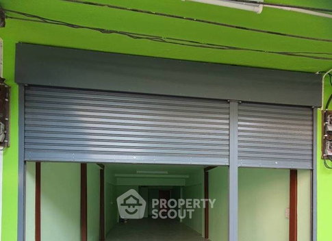 3-BR Townhouse in Bang Phli Yai (ID 2622808)