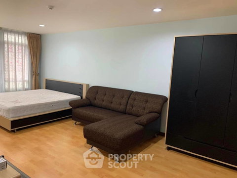 1-BR Condo at The Amethyst Sukhumvit 39 near BTS Phrom Phong (ID 985164)