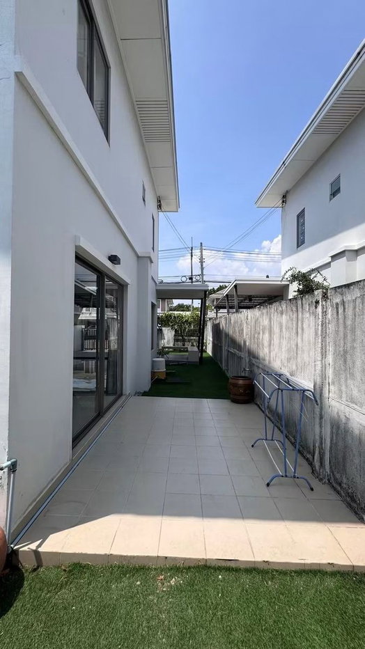 รูป ขายบ้านแฝด โครงการ บ้านไลฟ ซอย12 ทำเลดี ใกล้อมตะนคร ชลบุรี - รูปที่ 11/12