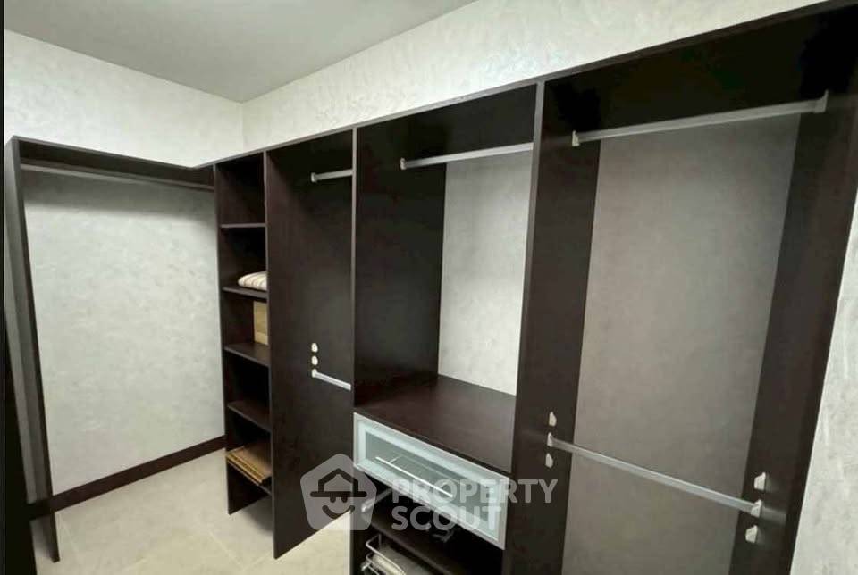 รูป คอนโด 3-ห้องนอน ที่ ศุภาลัย เพลส สุขุมวิท 39 ใกล้ BTS พร้อมพงษ์ (ID 3020825) - รูปที่ 23/42