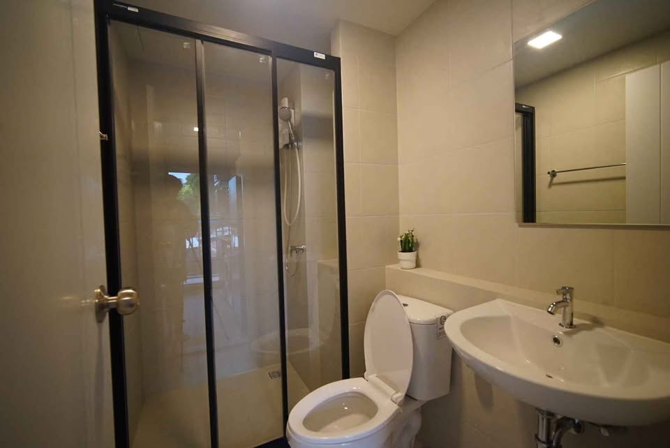 รูป 🔥 ผู้เช่าคนแรกเท่านั้น! ห้องใหม่ไม่เคยปล่อยเช่า 🔥 🏡 ให้เช่า Vay Chinnakhet - รูปที่ 3/10