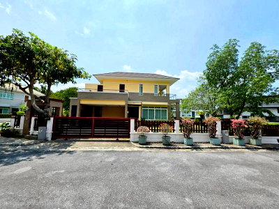 Houses for sale Jomtien Sai 1 : Beachfront vacation home for sale in Jomtien, Pattaya. Stunning sea views. Rare location.