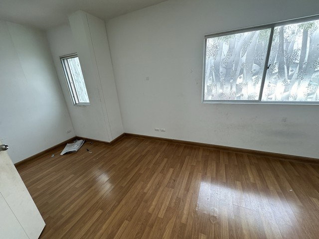 picture FOR SALE  TOWNHOUSE PROPERTY  1890000 BAHT. - 3/8