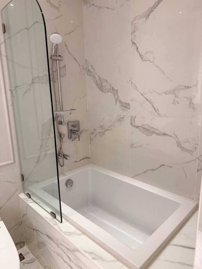 picture 2 Bedrooms, 2 Bathrooms, 2 Parking FOR SALE (Beautiful Room!) - 24/47