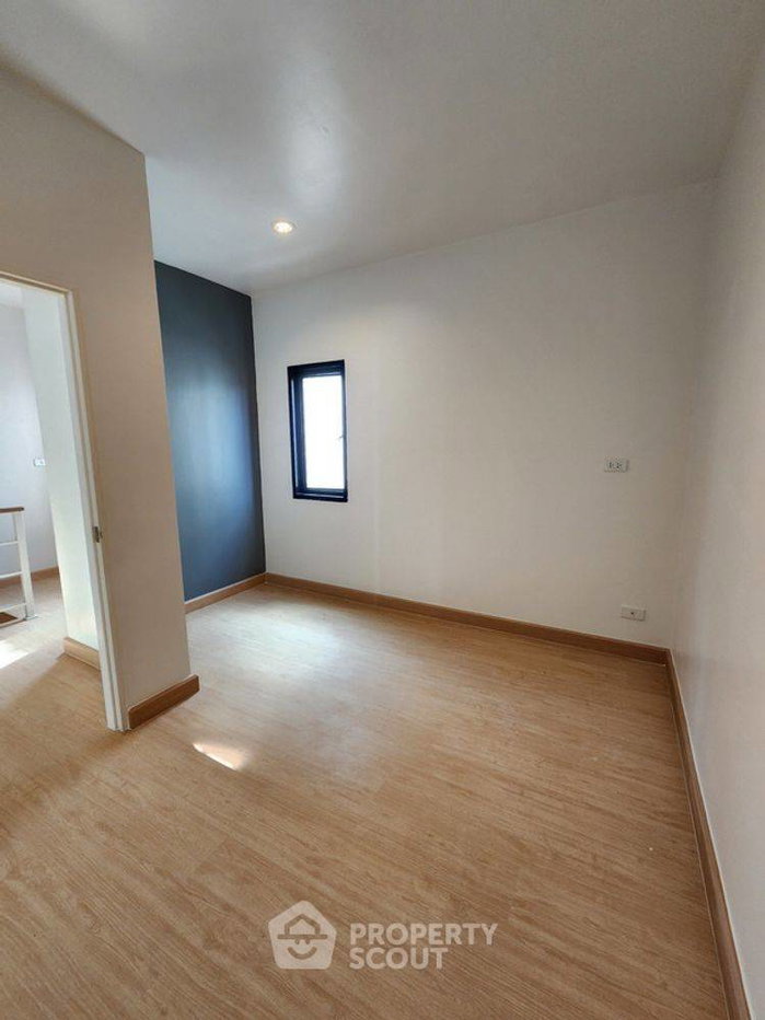 picture 3-BR Townhouse in Khlong Thanon (ID 3012116) - 8/20