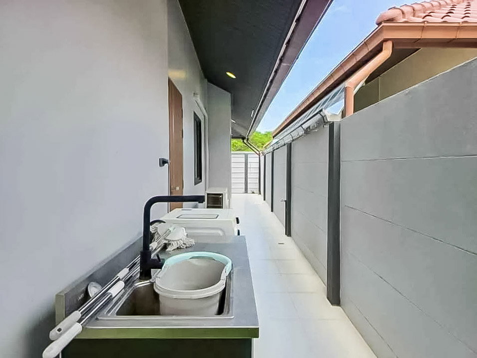 รูป Luxury Pool Villa for Sale Huay Yai East Pattaya - รูปที่ 18/22