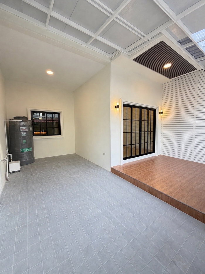 รูป R251 🏡✨ ทาวน์เฮ้าส์ 2 ชั้น รีโนเวทใหม่  หมู่บ้านเอื้อประชา ซอยนวลจันทร์ 56 แยก 7 ราคาพิเศษเพียง 2.99 ล้านบาท - รูปที่ 5/10