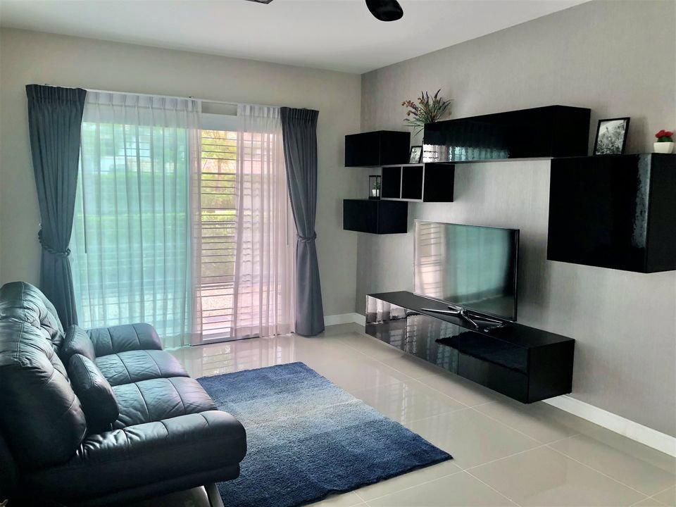 picture Two-story detached house for rent with 3 bedrooms and 3 bathrooms. - 3/20